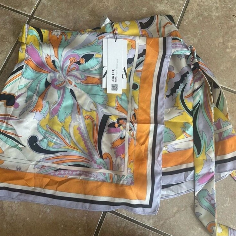 Zara Multicolor Floral Groovy Skort